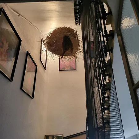Mon Petit Manoir Hotel *
